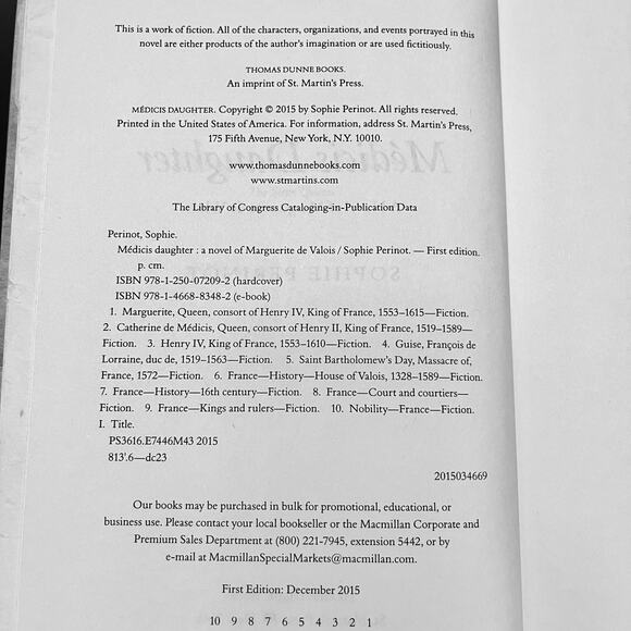 Médicis Daughter: A Novel of Marguerite de Valois  - Book by Sophie Perinot - Picture 5 of 6
